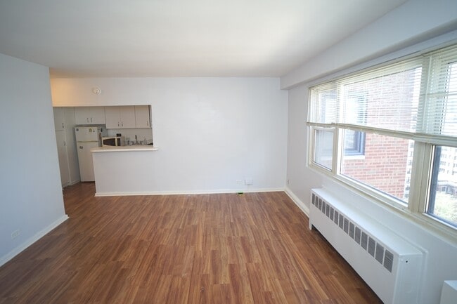 Foto del edificio - 2909 N Sheridan Rd
