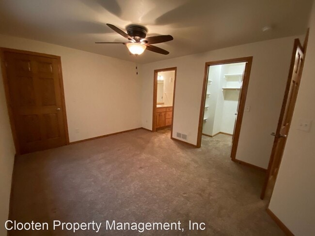 Building Photo - 3 br, 2 bath House - 1021 N 33rd St.
