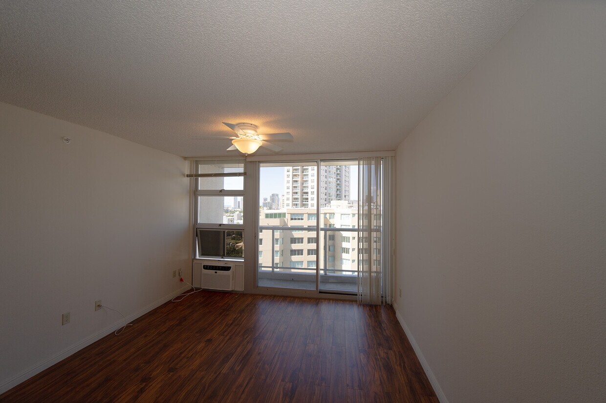 Foto principal - 1315 Kalakaua Ave