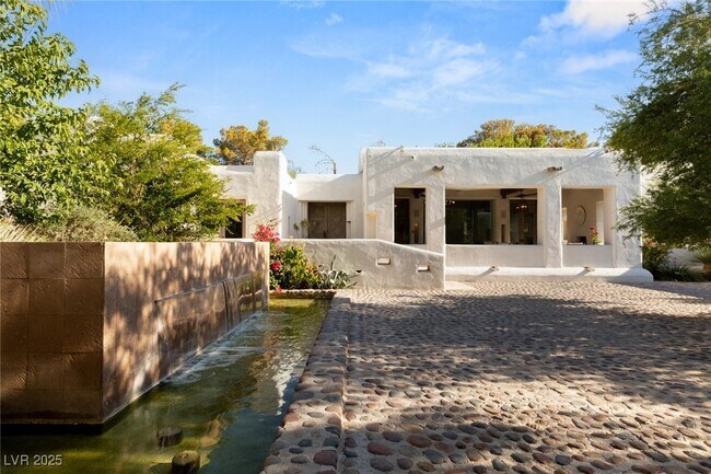 Building Photo - 7330 N Rainbow Blvd