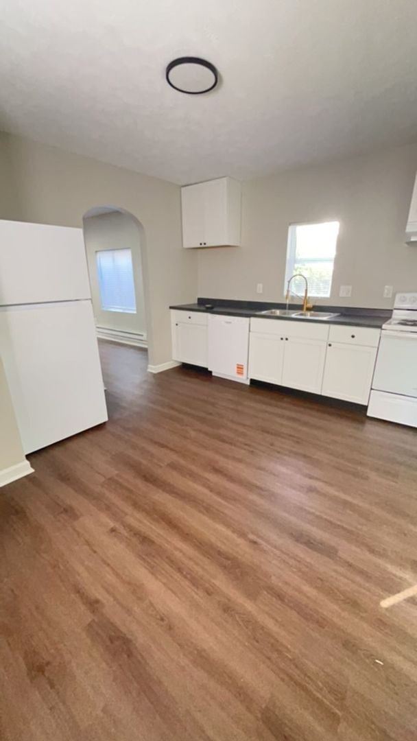 Foto del edificio - Covered Front Porch