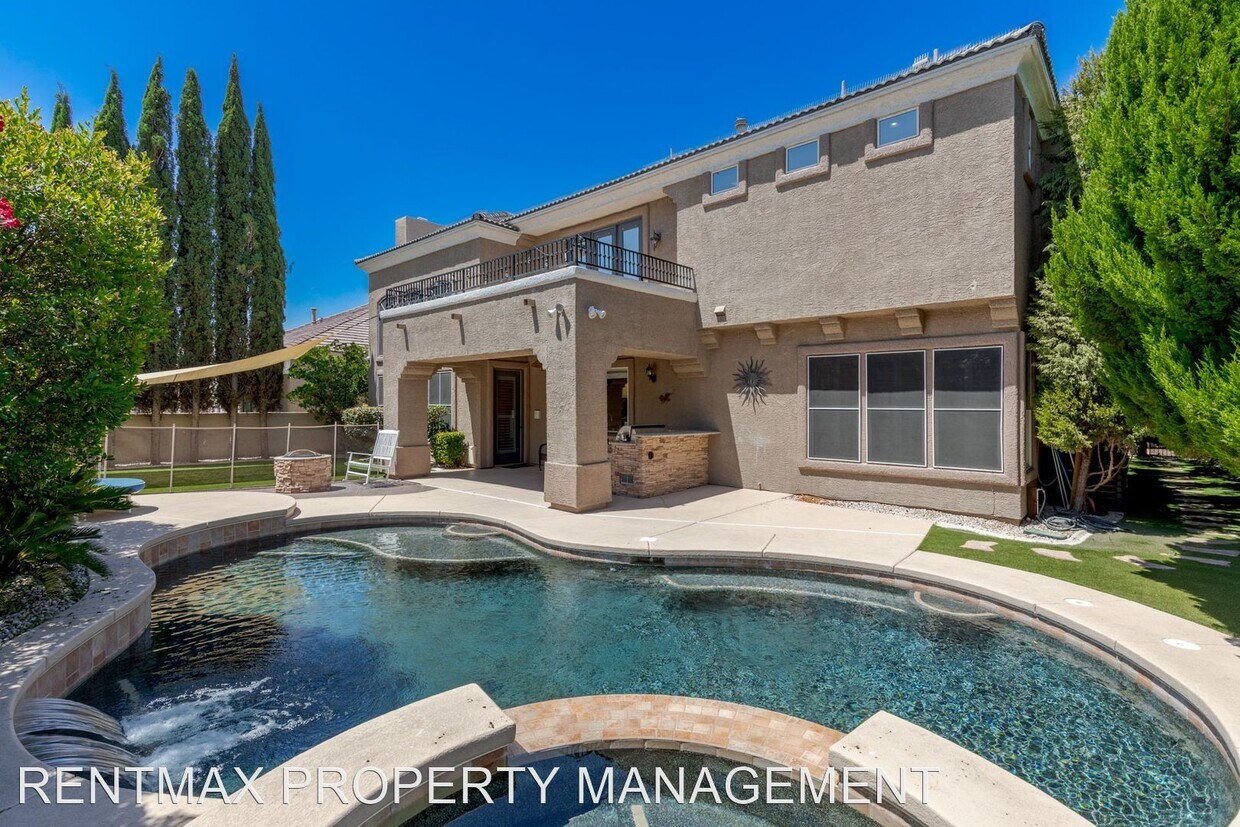 4 br, 3.5 bath House 300 KINGSCLEAR CT House for Rent in Las Vegas