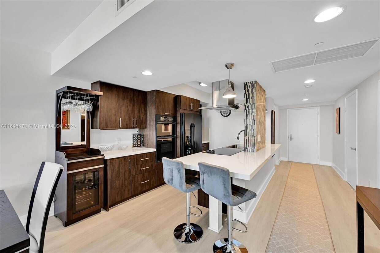 Foto principal - 1850 S Ocean Dr