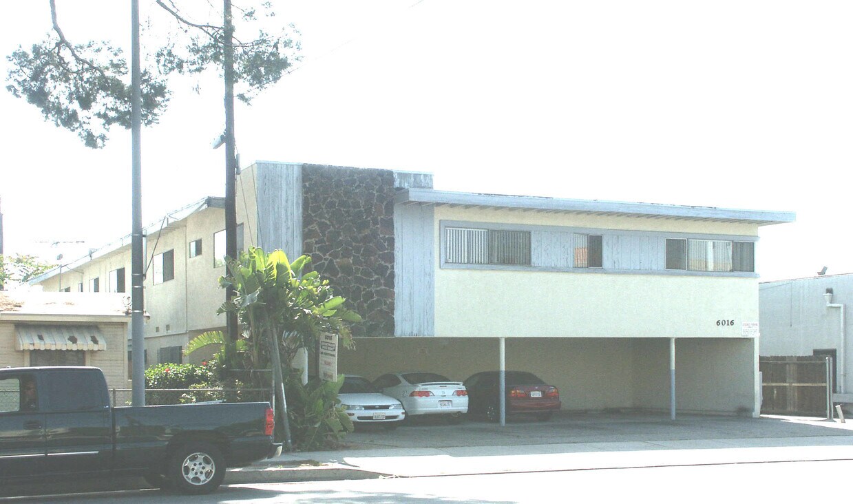 Foto del edificio - 6016 Whitsett Ave