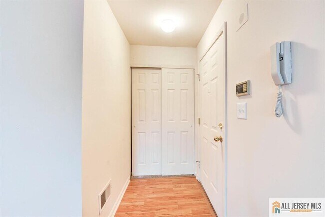 Foto del edificio - 1909 Tanglewood Ct