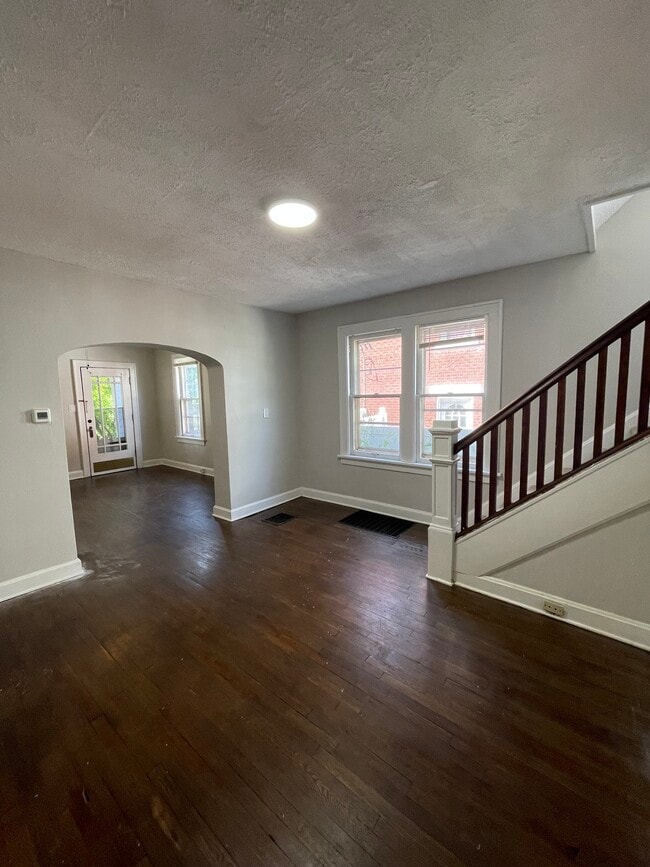 Building Photo - 50 E Markison Ave
