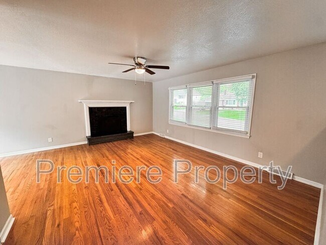 Foto del edificio - 7425 Hardy Ave