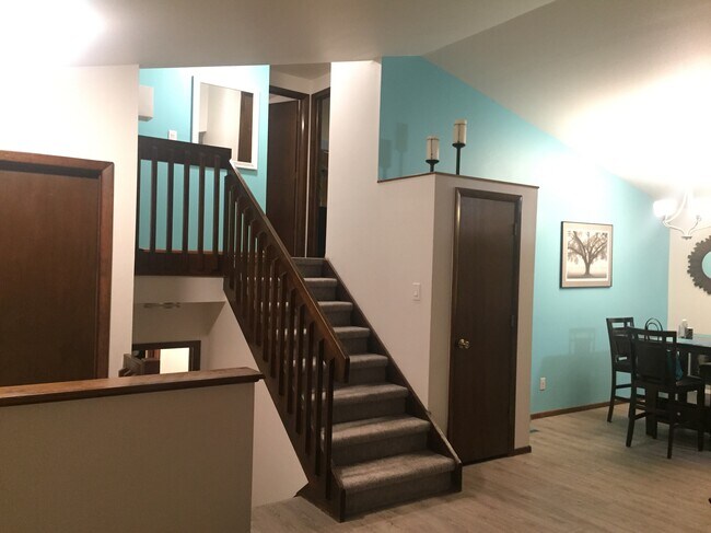 Building Photo - 2630 Garden Dr