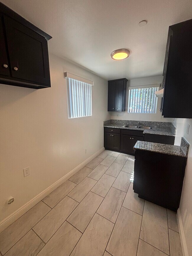 Foto del edificio - 846 W 78th St