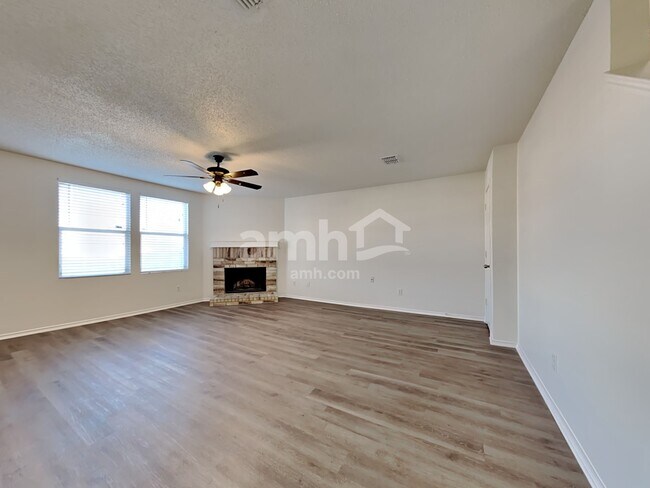 Foto del edificio - 3112 Amber Waves Ln