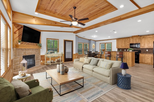 Building Photo - 3936 Aurora St