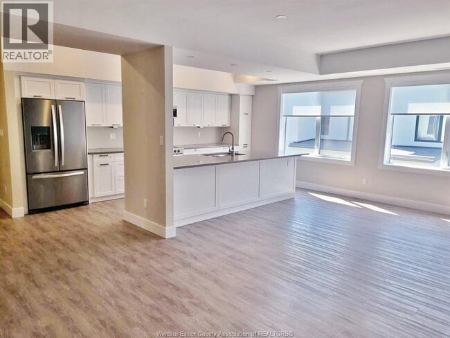 Building Photo - 550 Sandison St