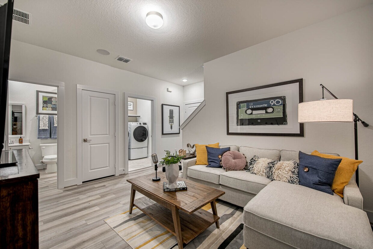 Foto principal - 8851 Oakland Rd