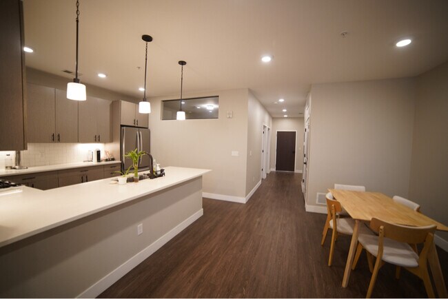 Building Photo - 2729 W 28th Ave
