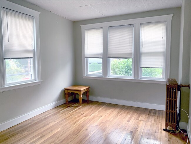 Building Photo - Great Value For a Nice Two Bedroom Condo i...