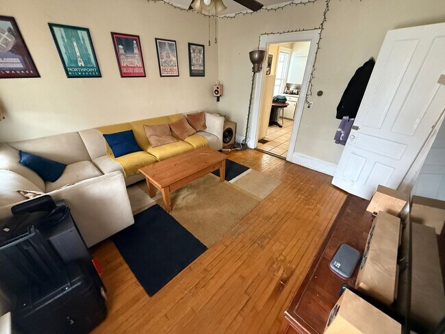 Foto del edificio - 2951-51A N Fratney St