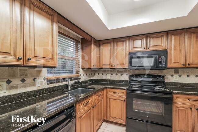 Foto del edificio - 3021 Dikewood Ct