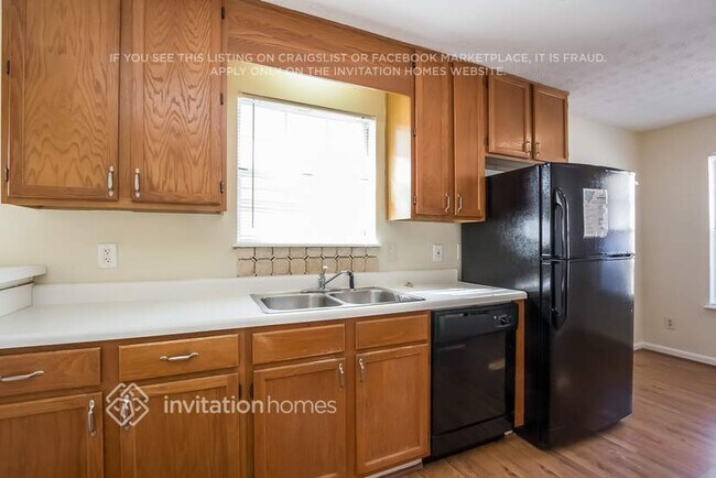 Foto del edificio - 1675 Watercrest Cir