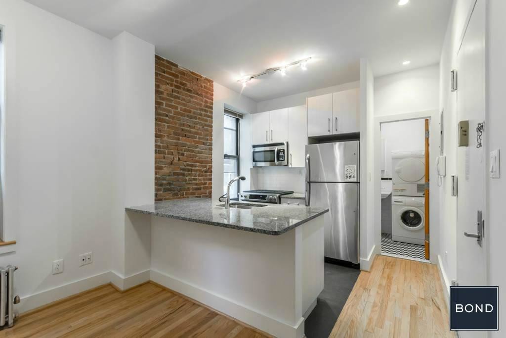 Primary Photo - 135 E 97th St