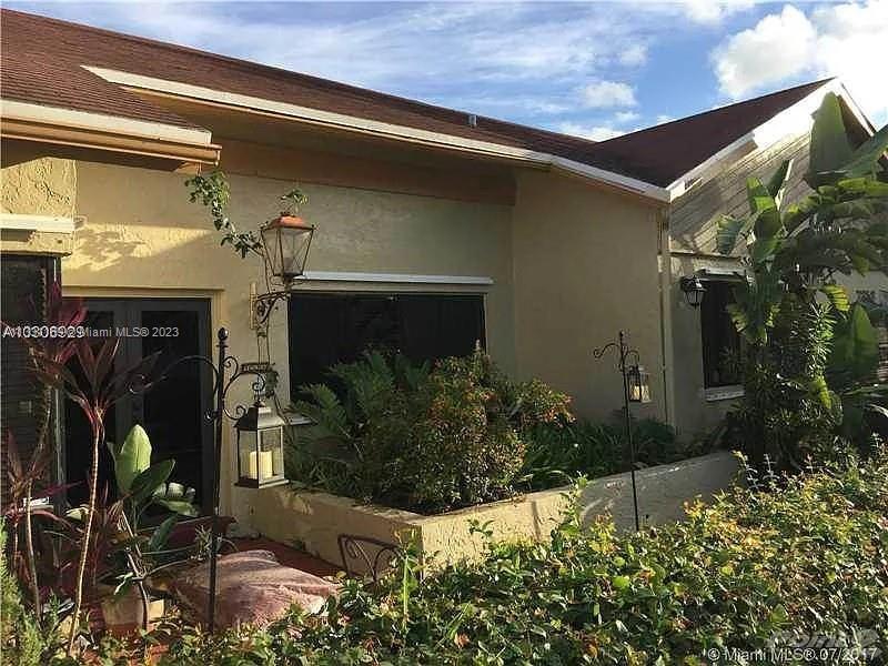 Foto principal - 7358 NW 47th Pl