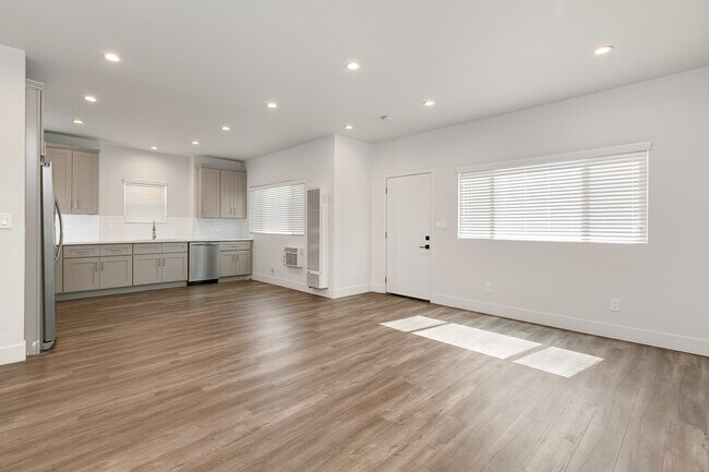Foto del edificio - 3215 W 15th St