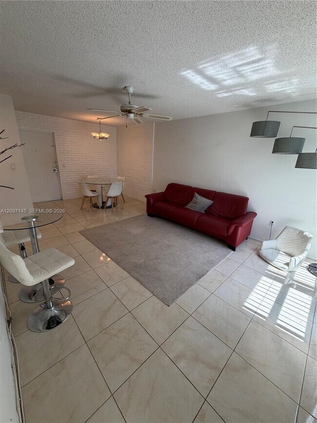 Foto del edificio - 17620 Atlantic Blvd