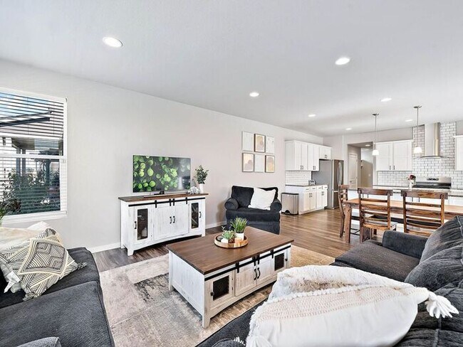 Foto del edificio - Gorgeous 3 Bed 2.5 Bath in Northeast Ft. C...