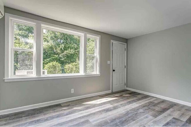 Building Photo - 6528 Premier Dr