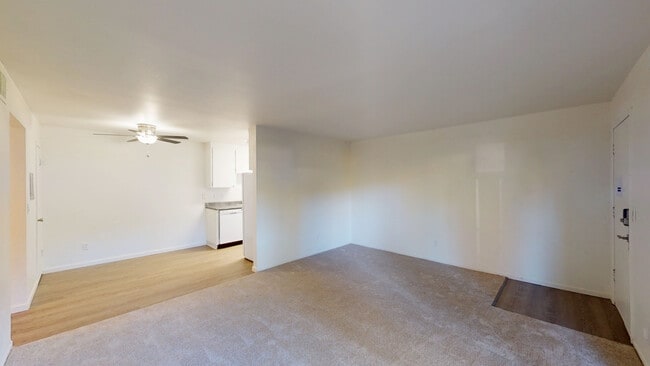 Foto del edificio - 410 Alameda del Prado