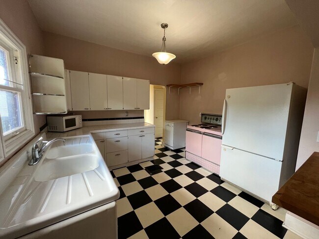 Building Photo - 3733 SE 28th Pl