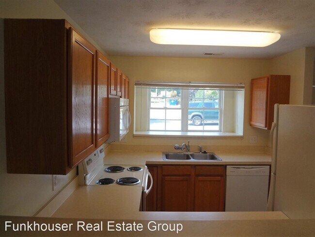 Building Photo - 2 br, 2.5 bath House - 2440 Millwood Loop