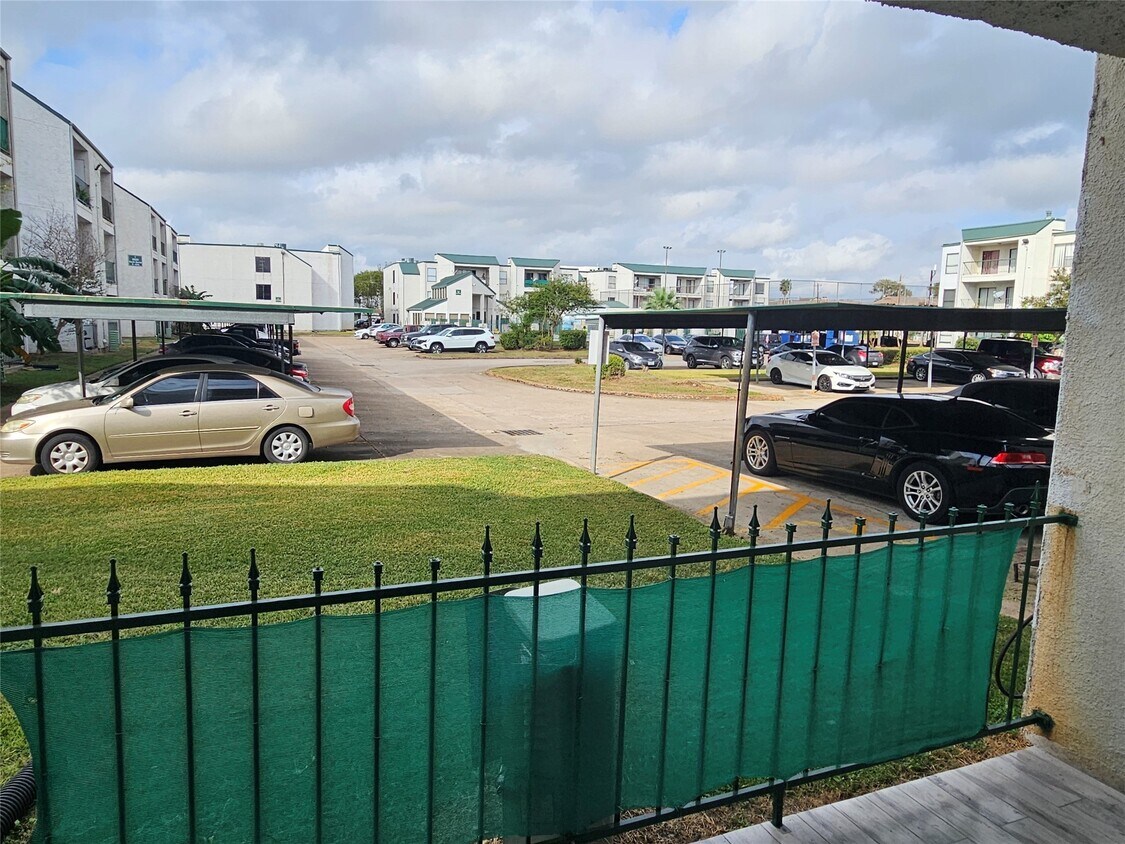 Foto del edificio - 2822 S Bartell Dr