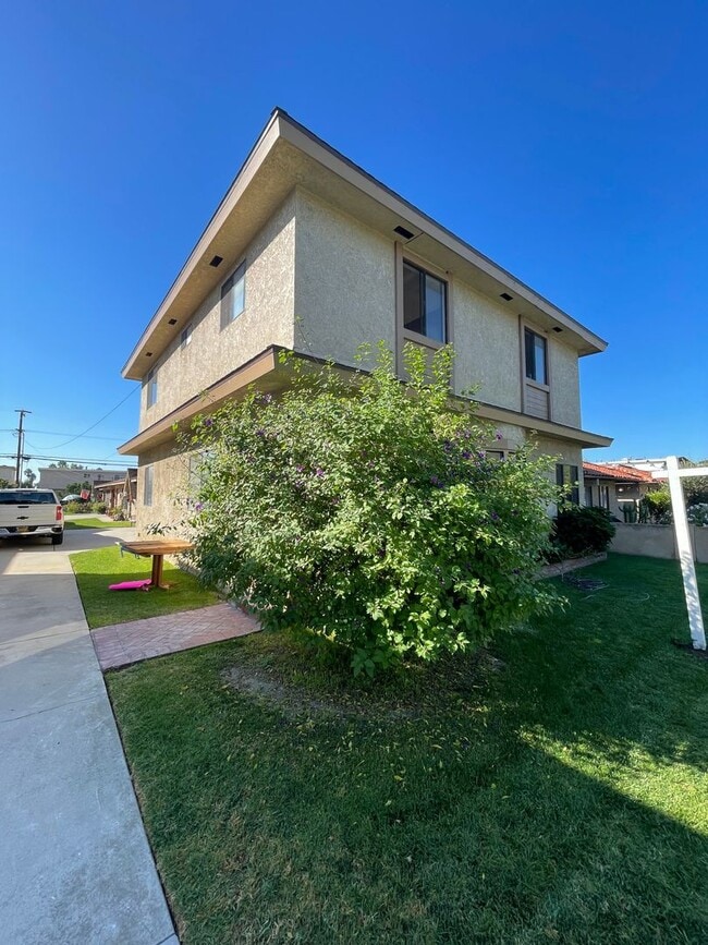 Building Photo - 4292 Howard Ave