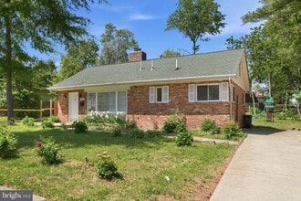 Building Photo - 11000 Park Rd