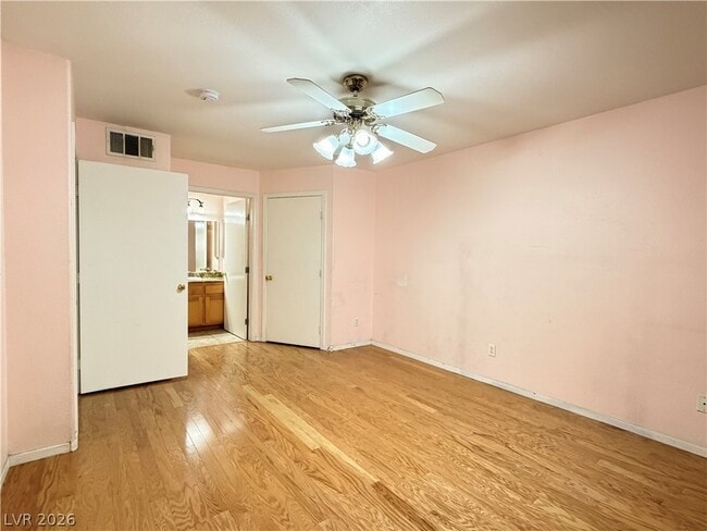 Foto del edificio - 4555 E Sahara Ave