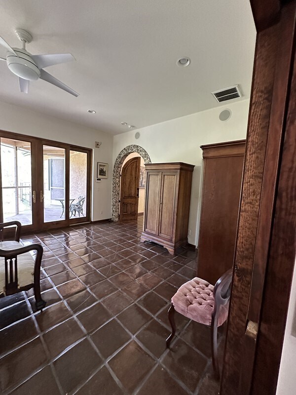 Foto del edificio - Home For Rent 13800 Tulloch Rd in Jamestown