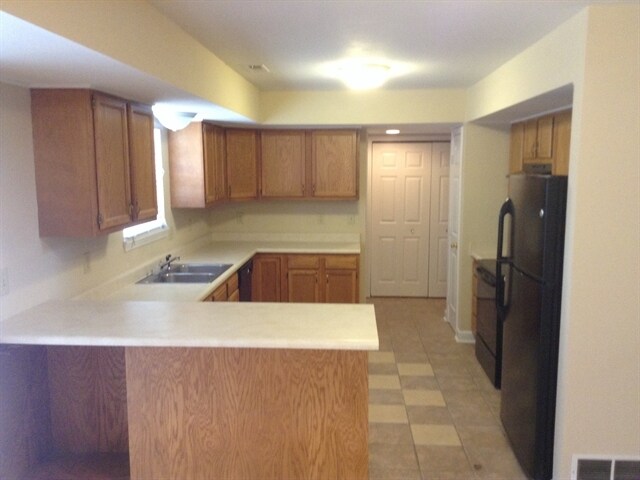 Foto del edificio - 7248 Cordova Dr