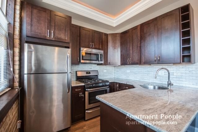 Foto principal - 2064 N Western Ave