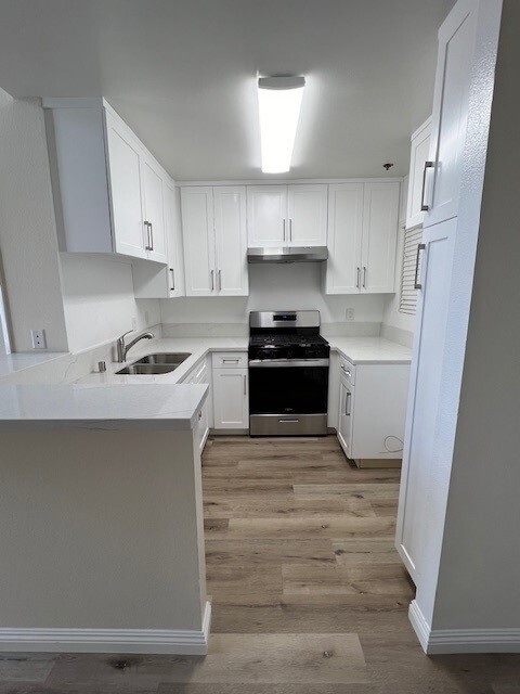 Building Photo - Castle Heights Apartments