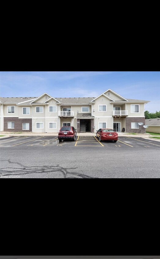 Parking - 1920 Rockford Rd SW