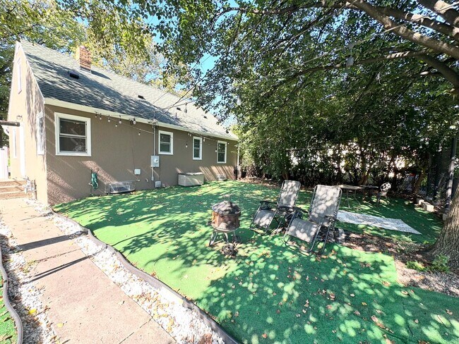 Building Photo - Gorgeous 3 Bedroom Single Family in Saint ...