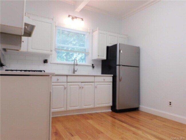 Building Photo - 440 Piermont Ave