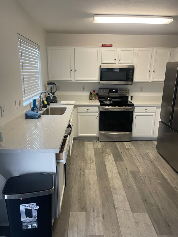 Foto del edificio - 1367 E 10th Pl