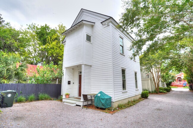 Building Photo - 382 Race St