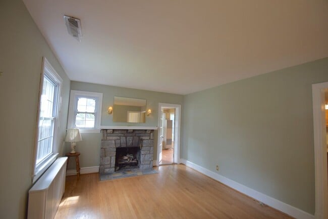 Building Photo - 4610 3rd St S