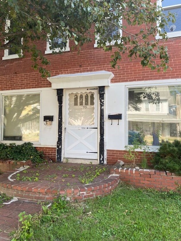 Primary Photo - 135 Church Ave