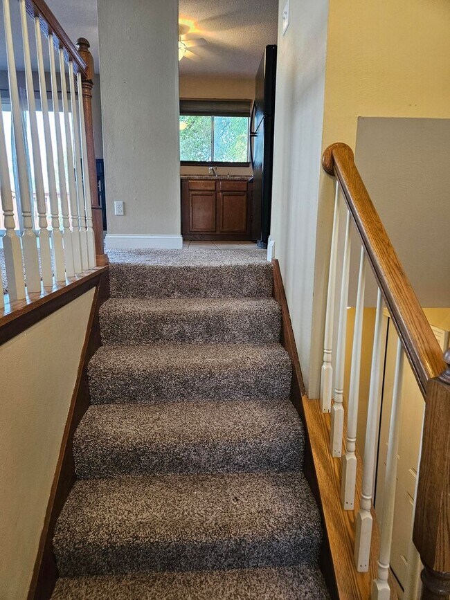 Foto del edificio - 3BR-1.5BA Split Level House - Washington M...