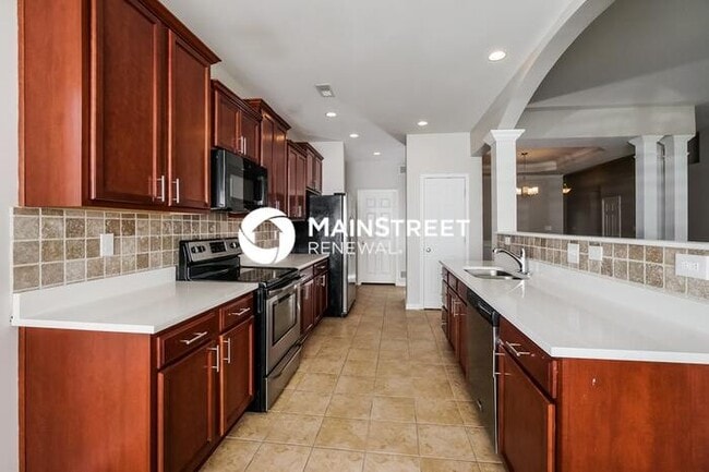 Foto del edificio - 3 Bedroom Pet-Friendly Home in Louisville, KY with Main Street Renewal