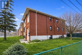 Building Photo - 5 Wesley St