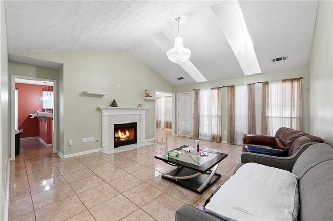 Foto del edificio - 2833 Loral Pines Dr NW